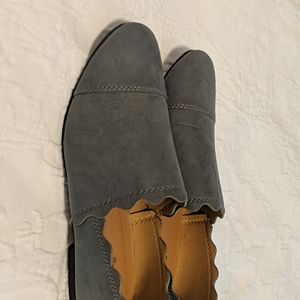4/$20 Qupid Gray Scallop-edge flats